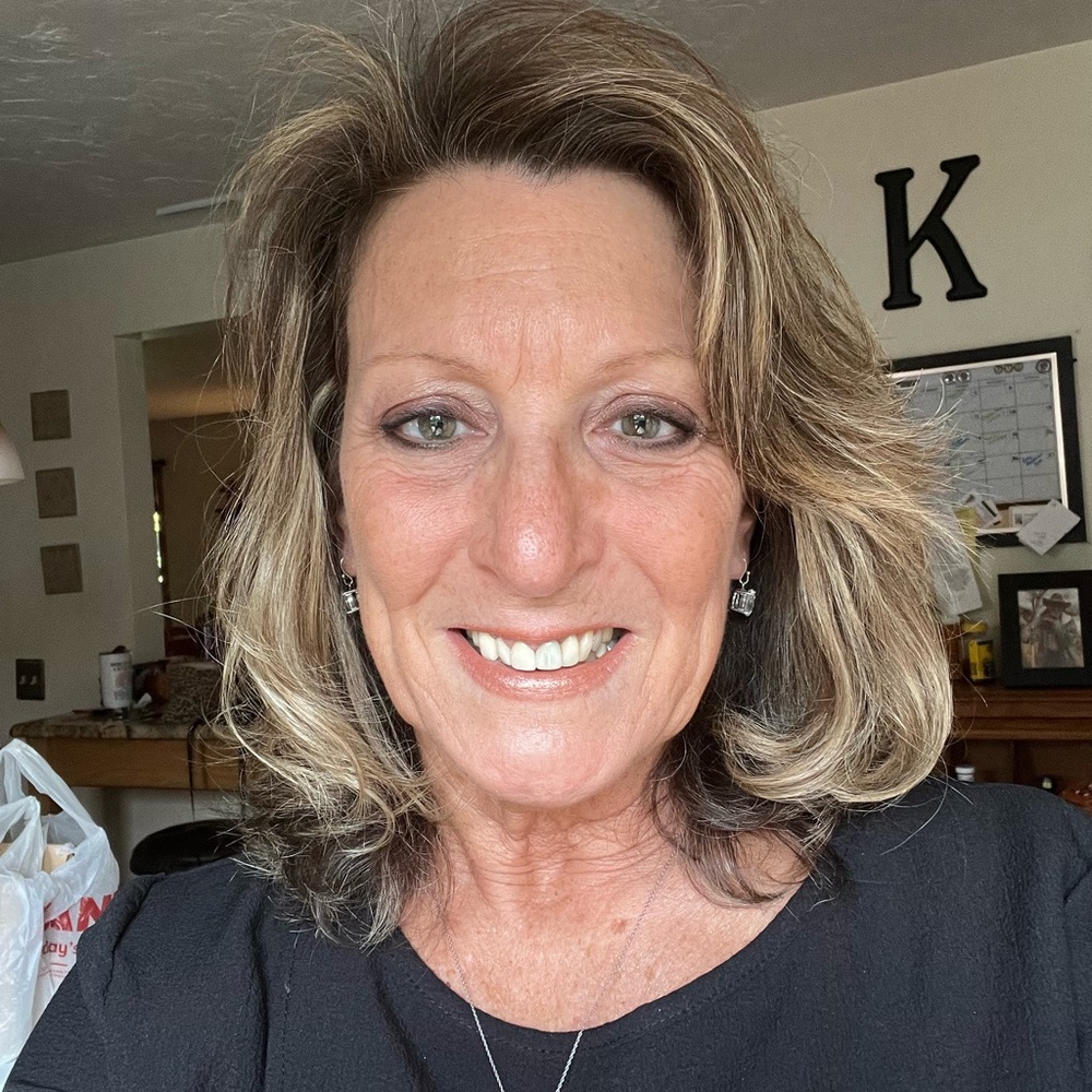 Meet your Posher, Adrianne